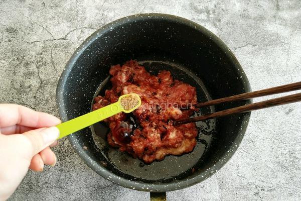 东北酸菜猪肉饺子的做法图解10