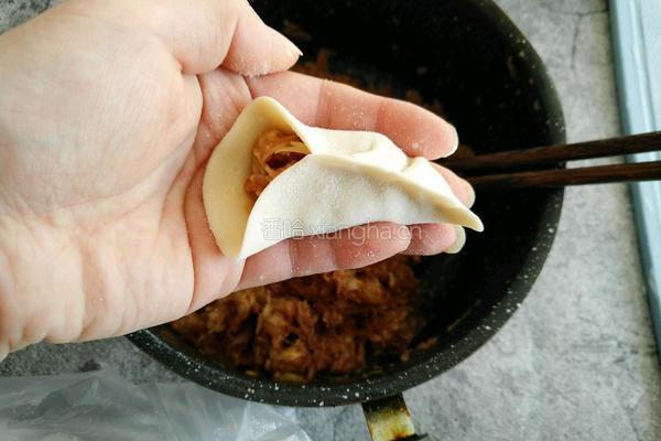 东北酸菜猪肉饺子的做法图解17