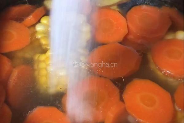 粤式靓汤胡萝卜玉米扇骨汤的做法图解6