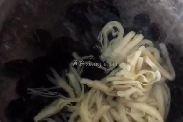 凉拌黑木耳的做法图解4