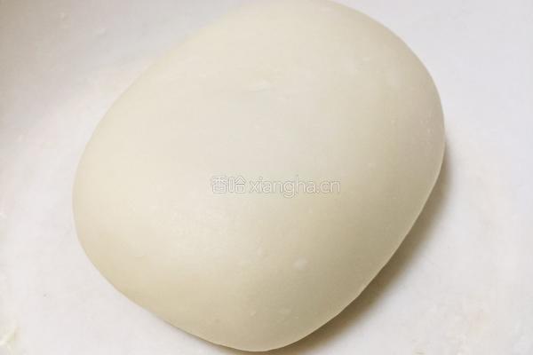 猪肉蒜苗水饺的做法图解1