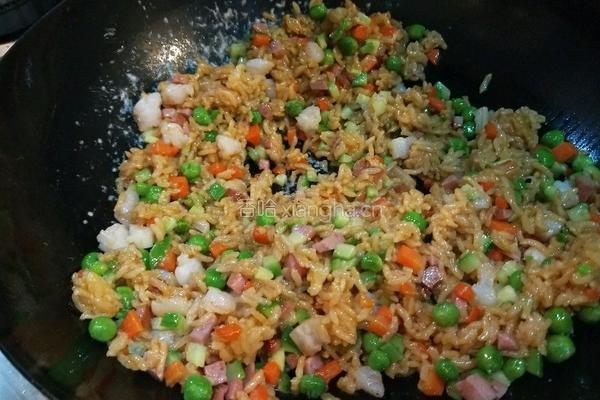 新文美食 扇贝虾仁蛋炒饭的做法图解11
