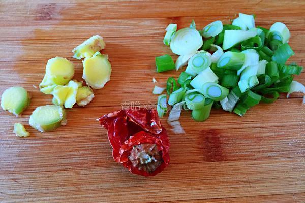排骨土豆炖豆角的做法图解5