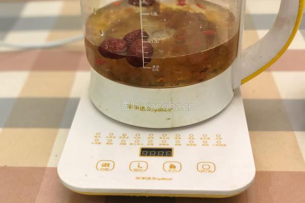 桂圆红枣桃胶糖水的做法图解4