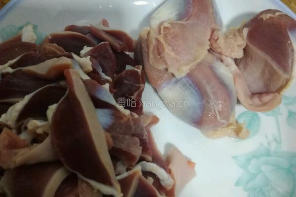 泡菜鸭肫的做法图解1