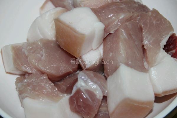 红烧肉炖土豆的做法图解2
