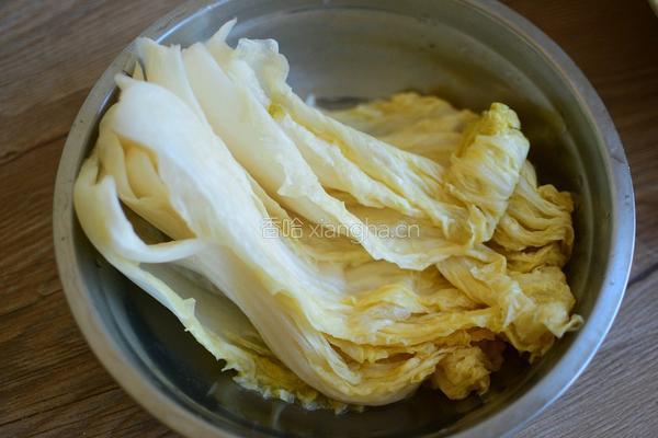 排骨烩酸菜的做法图解2