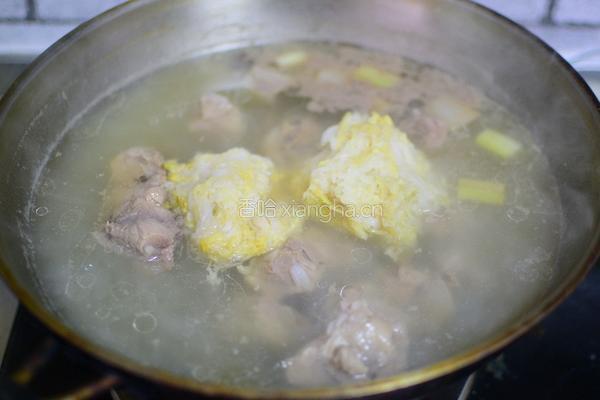 排骨烩酸菜的做法图解5