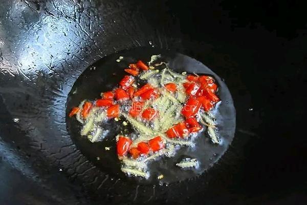 韭菜炒河虾的做法图解4