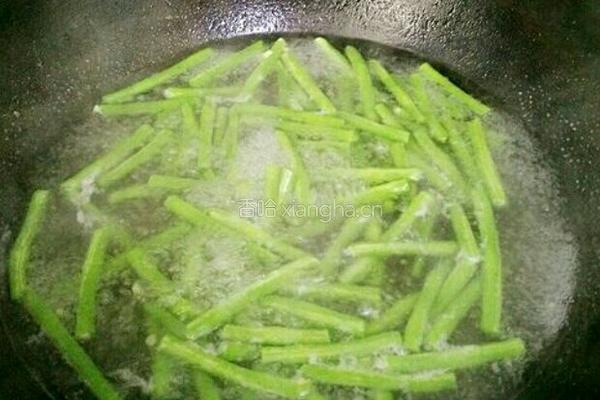 凉拌豆角的做法图解3