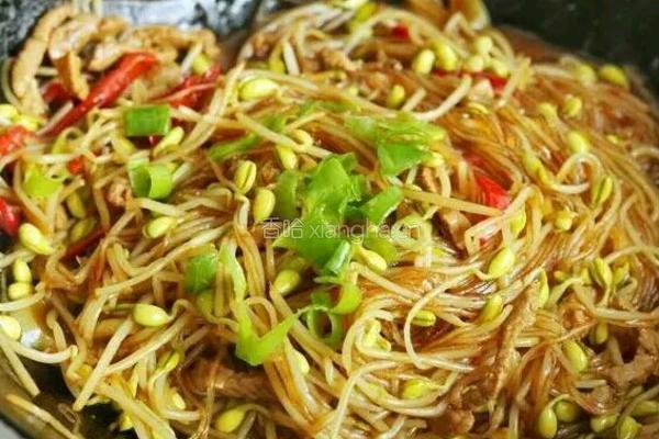 黄豆芽炒粉条的做法图解5