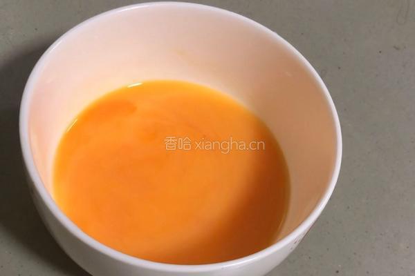 婴儿辅食之鸡蛋粥的做法图解2