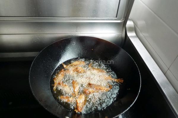 小黄花酥鱼的做法图解5