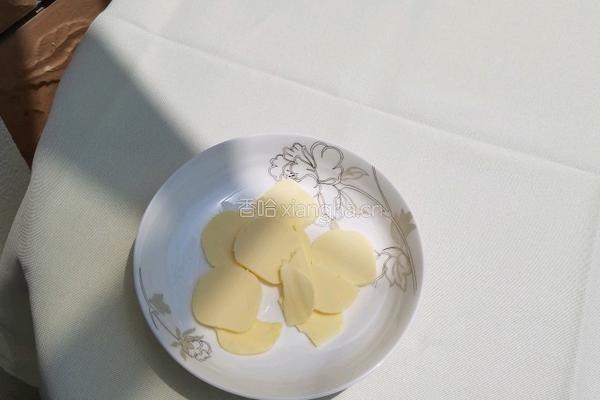 香葱芝士面包的做法图解2
