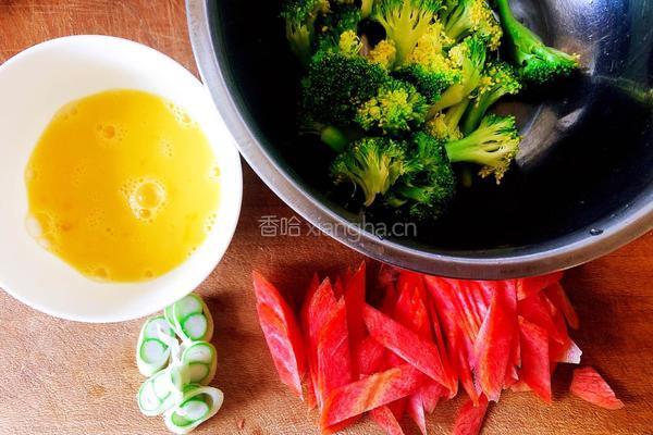 西兰花炒蛋的做法图解2