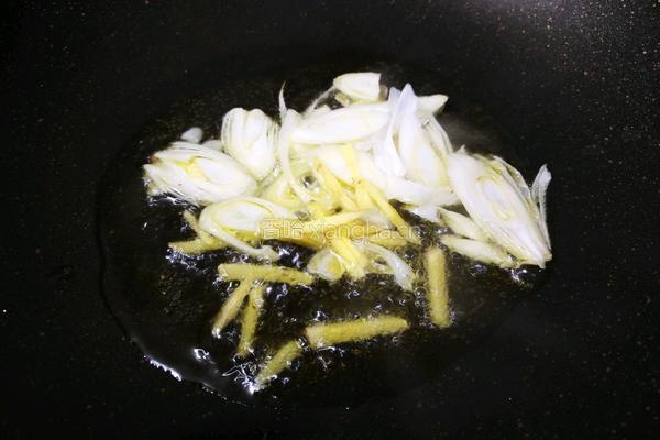  花菇片炒猪内脊的做法图解5