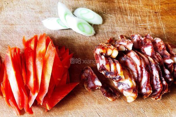 芹菜炒腊肉的做法图解3