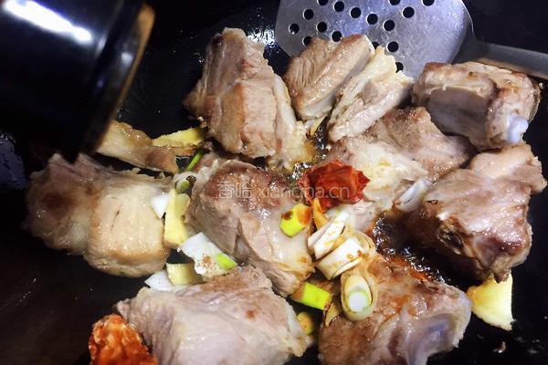排骨粉条炖蘑菇的做法图解8