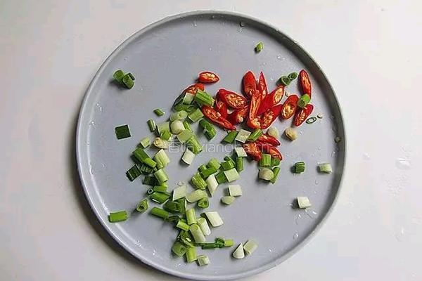 海鲜菇炒毛豆的做法图解4