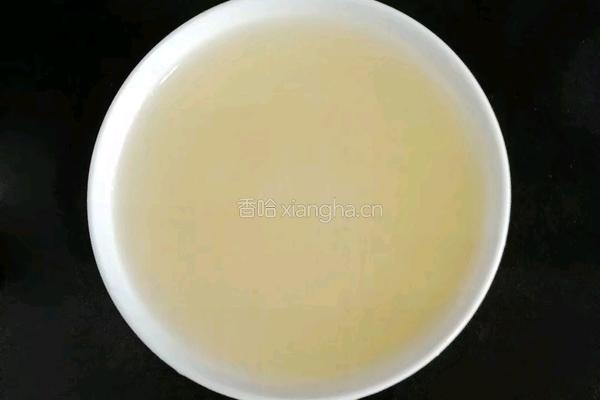 银耳莲藕粥 (宝宝辅食）的做法图解2