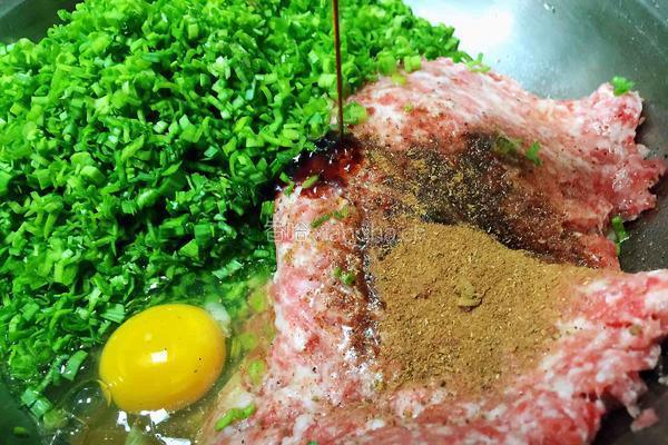 猪肉蒜苗水饺的做法图解6