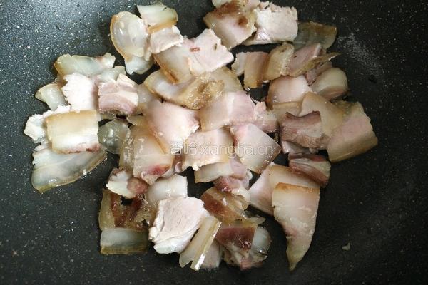  螺丝椒炒腊肉的做法图解7