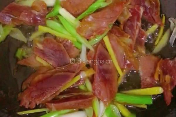 闽南芥菜炒冬笋的做法图解6