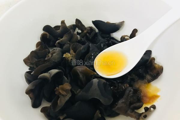 凉拌黑木耳的做法图解10