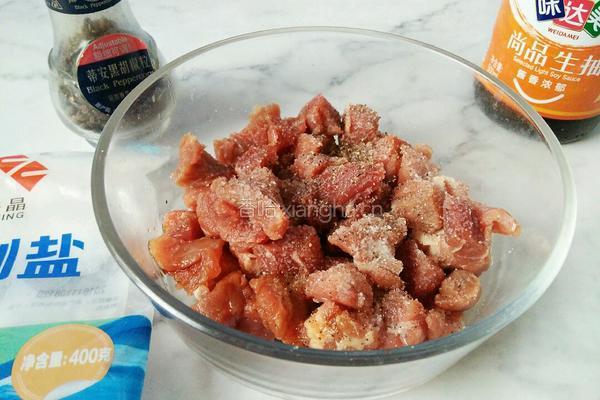麻辣孜然牛肉粒的做法图解2