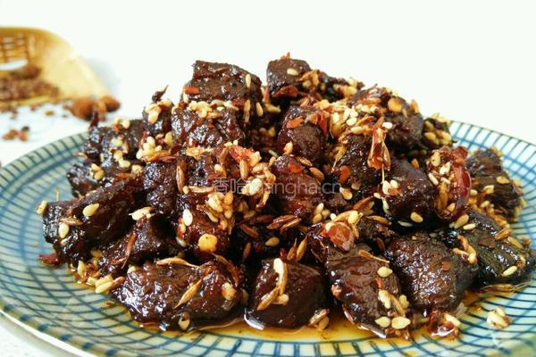 麻辣孜然牛肉粒的做法图解12
