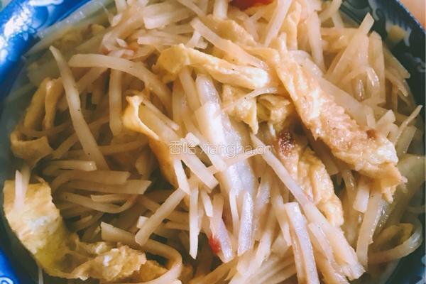 鸡蛋饼炒土豆丝