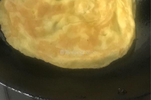 鸡蛋饼炒土豆丝的做法图解1