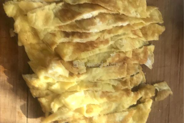 鸡蛋饼炒土豆丝的做法图解2