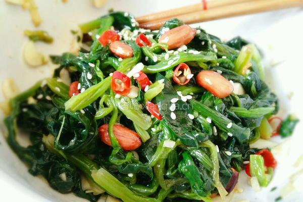 菠菜花生仁的做法图解7