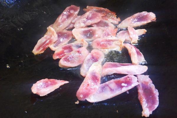 青笋炒腊肠的做法图解5