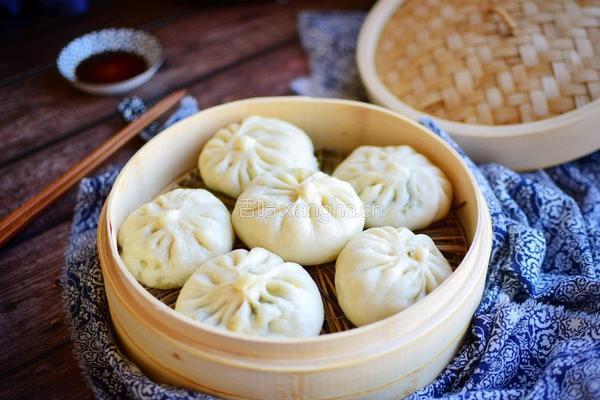 韭菜鸡蛋馅包子的做法图解13