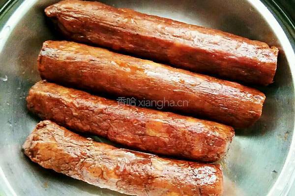 腊肠炒荷兰豆的做法图解1