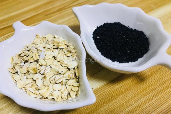 燕麦黑芝麻核桃粥的做法图解3