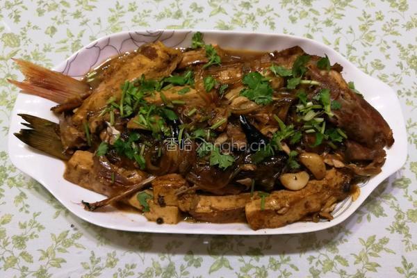 海杂拌鱼炖豆腐粉条的做法图解4
