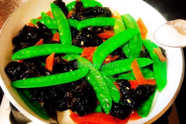 荷兰豆炒木耳的做法图解8