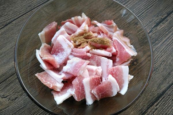  扣酥肉的做法图解1