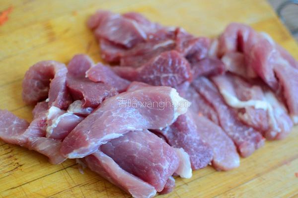 干炸小酥肉的做法图解1