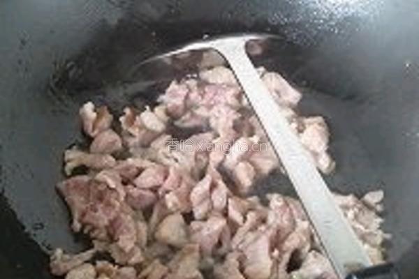 辣椒炒肉的做法图解1