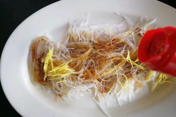  象拔蚌蒸粉丝的做法图解6