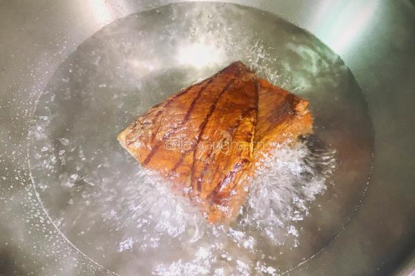 四川—蒜苔炒腊肉的做法图解3