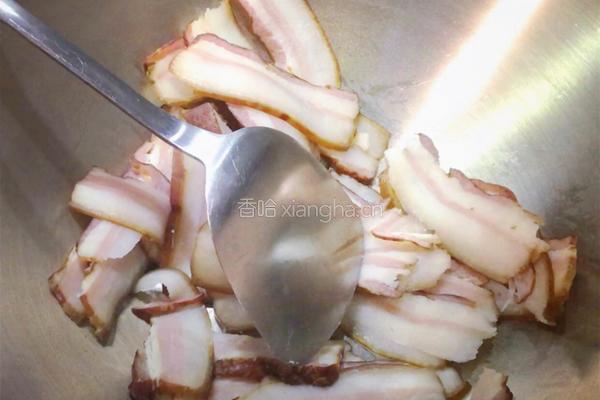 四川—蒜苔炒腊肉的做法图解6
