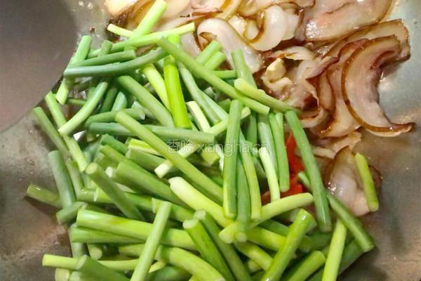 四川—蒜苔炒腊肉的做法图解8