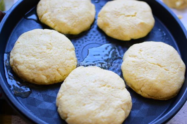 玉米面豆渣饼的做法图解7