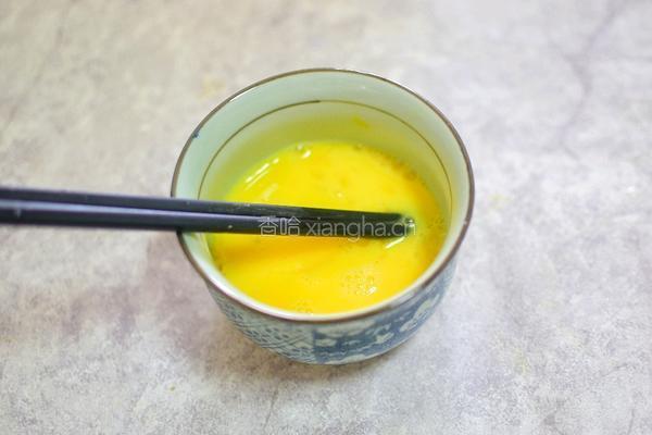 火腿肠炒鸡蛋的做法图解2