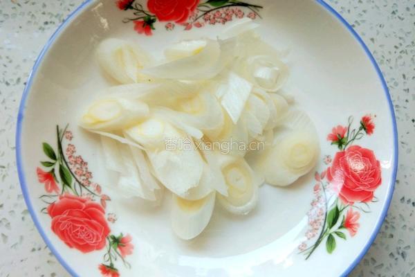 河北葱爆孜然羊肉片的做法图解2